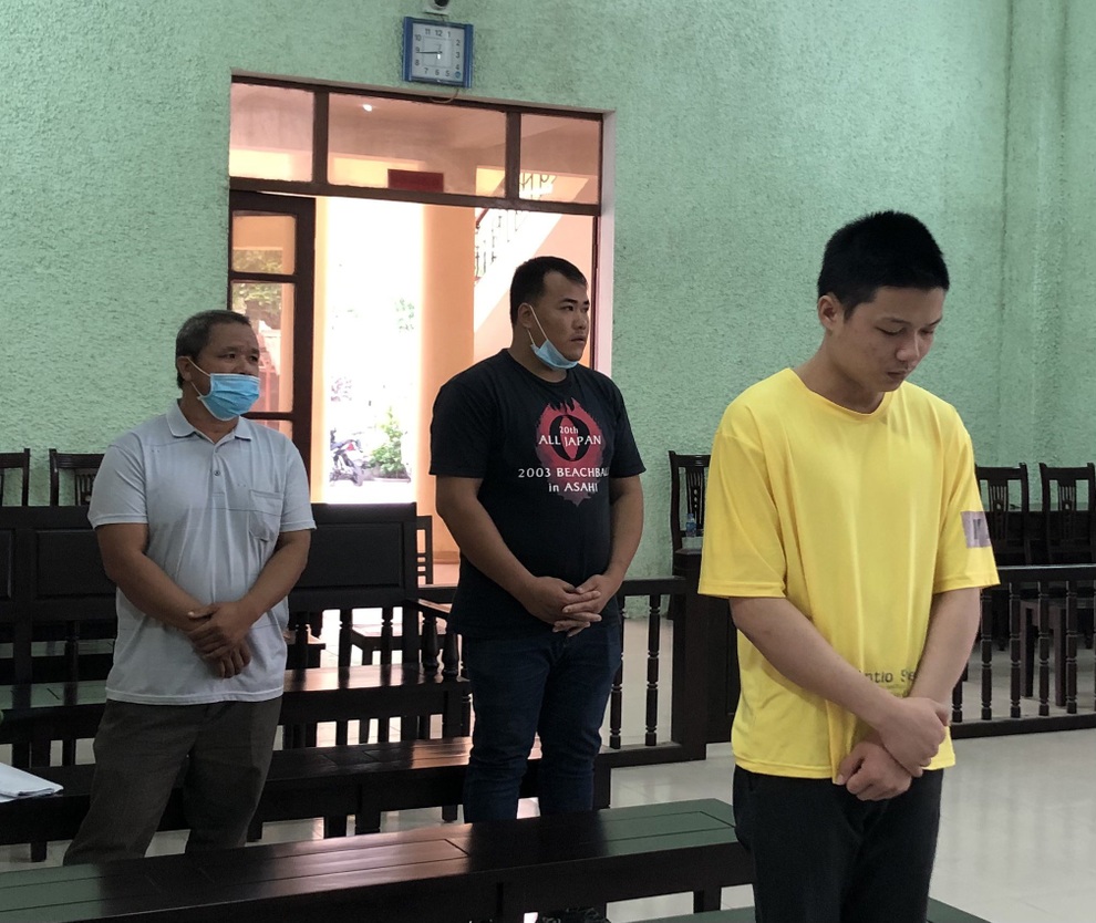 Ba đối tượng đưa người xuất cảnh trái phép lĩnh 9 năm tù - 1 Ba đối tượng đưa người xuất cảnh trái phép lĩnh 9 năm tù - 1