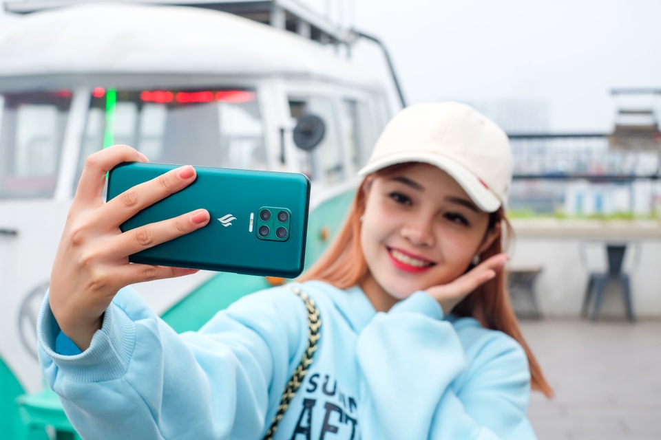 Camera ẩn dưới màn hình của Vsmart Aris Pro: Ảnh đẹp, quay video bị mờ ảo - 1 Camera ẩn dưới màn hình của Vsmart Aris Pro: Ảnh đẹp, quay video bị mờ ảo - 1