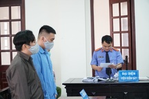 Cô gái bị đánh đập, tra tấn đến sẩy thai