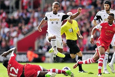 Lượt hai vòng 7 Premier League: Tottenham thua thảm trên sân nhà