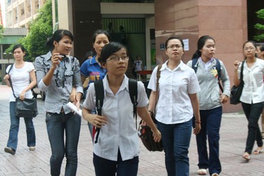 ĐH Mở TPHCM công bố điểm chuẩn NV1 và điểm NV2 