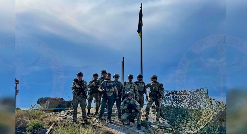 Đặc nhiệm Ukraine đổ bộ, khẳng định quyền kiểm soát đảo Rắn - 1 Đặc nhiệm Ukraine đổ bộ, khẳng định quyền kiểm soát đảo Rắn - 1