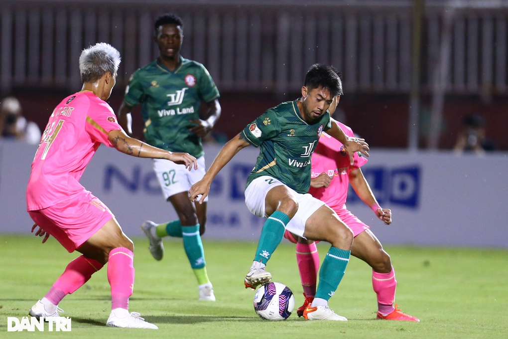 Lee Nguyễn chơi ấn tượng, CLB TPHCM đánh bại Sài Gòn FC - 1 Lee Nguyễn chơi ấn tượng, CLB TPHCM đánh bại Sài Gòn FC - 1