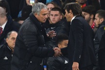 Mourinho tức giận khi bị gọi là kẻ mất trí
