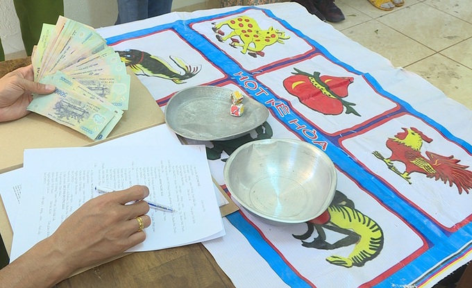 Hàng chục đối tượng bị bắt vì tội đánh bạc tại tỉnh Đắk Lắk - Ảnh 2. Hàng chục đối tượng bị bắt vì tội đánh bạc tại tỉnh Đắk Lắk - Ảnh 2.