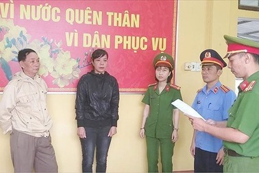 Nữ giảng viên trường cao đẳng bị bắt vì lừa chạy việc