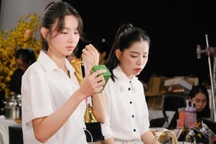 Tạm hoãn xuất cảnh đối với Hoa hậu Thùy Tiên