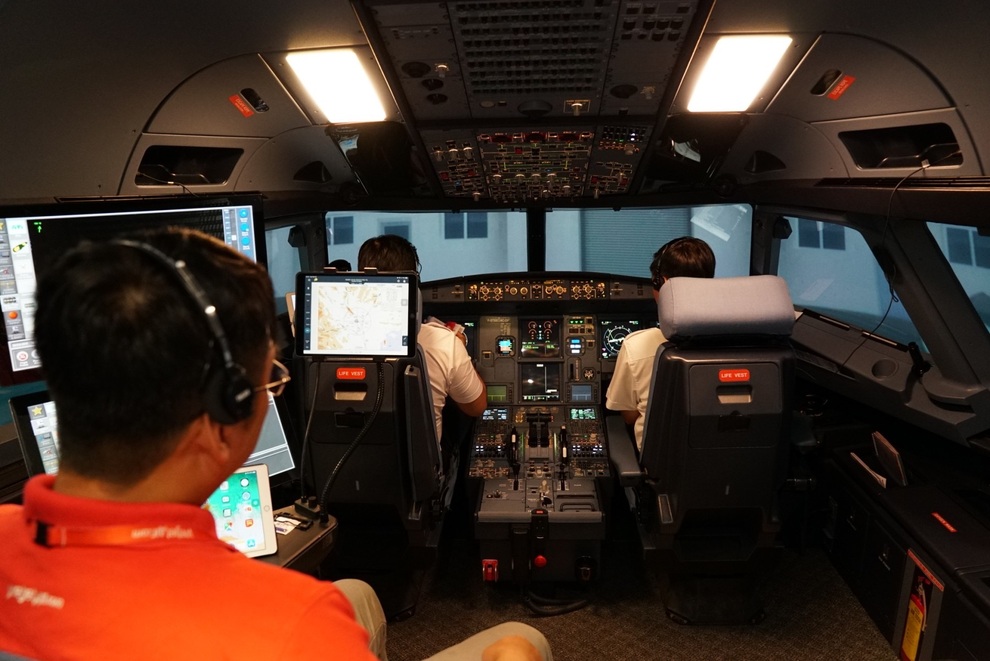 Vietjet ký kết các thỏa thuận ứng dụng và chuyển giao công nghệ kỹ thuật hàng không - 1 Vietjet ký kết các thỏa thuận ứng dụng và chuyển giao công nghệ kỹ thuật hàng không - 1