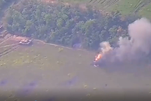 Pháo binh Nga phục kích, bắn cháy đoàn xe bọc thép Ukraine