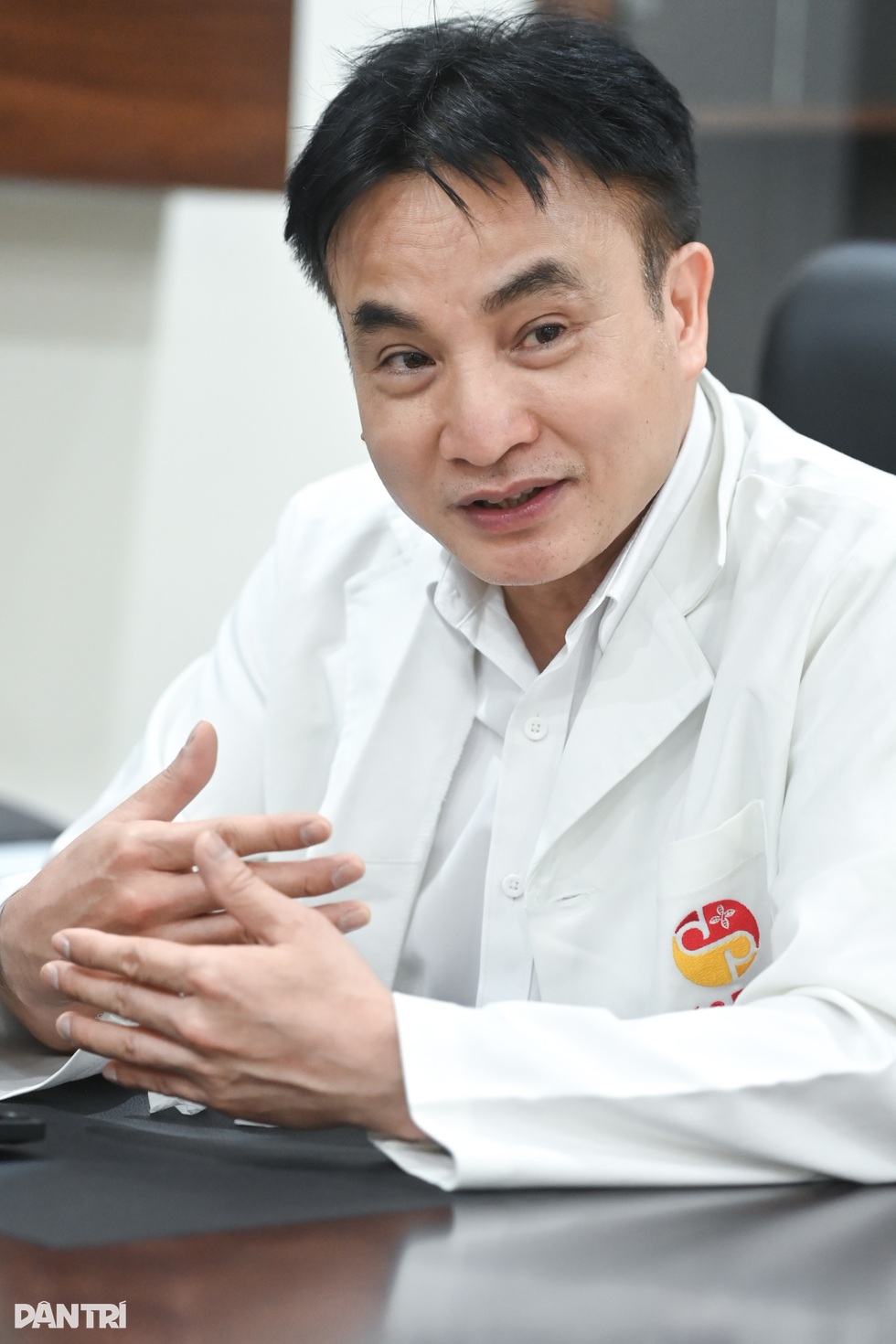Gặp bác sĩ “bệnh nhân thấy là cười”, xin thôi trưởng khoa để làm lính mổ - 10 Gặp bác sĩ “bệnh nhân thấy là cười”, xin thôi trưởng khoa để làm lính mổ - 10