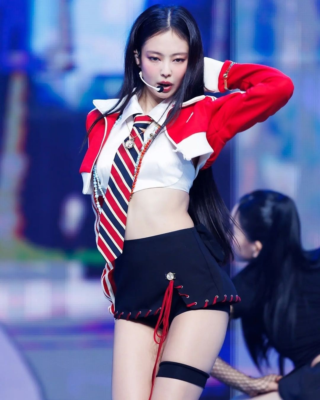 Jennie'nin 60 milyon izlenme alan MV'sinin Kore televizyonlarından yasaklanmasının nedeni - 1 Lý do MV 60 triệu lượt xem của Jennie bị cấm sóng trên truyền hình Hàn Quốc - 1