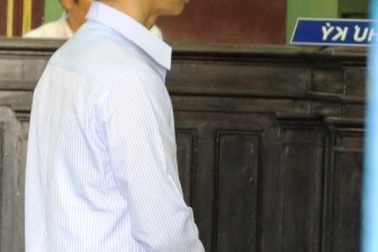 Phu hồ làm bậy với bé gái, lĩnh 9 năm tù