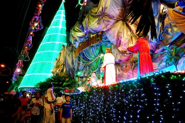 Không khí Giáng sinh tràn ngập khắp mọi miền