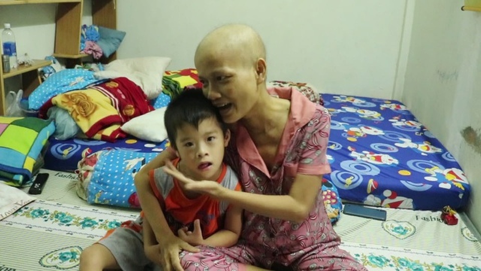 Bạn đọc Dân trí dành tình thương giúp cô giáo ung thư hơn 200 triệu đồng - 2 Bạn đọc Dân trí dành tình thương giúp cô giáo ung thư hơn 200 triệu đồng - 2