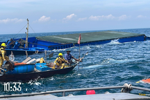 Tàu chở 3.000 tấn xi măng chìm ở Cù Lao Chàm đã bị gãy đôi