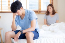 Căn bệnh khiến cô gái trẻ 2 năm không thể "gần gũi" chồng