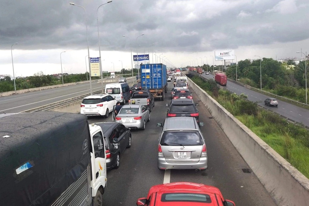 Hai phương án mở rộng cao tốc TPHCM - Long Thành - 1