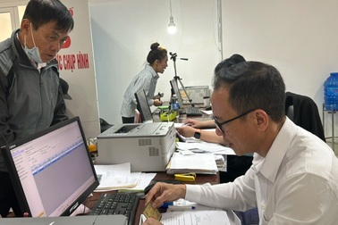 Hồ sơ quá tải sau Tết, cán bộ hành chính công tăng giờ làm việc