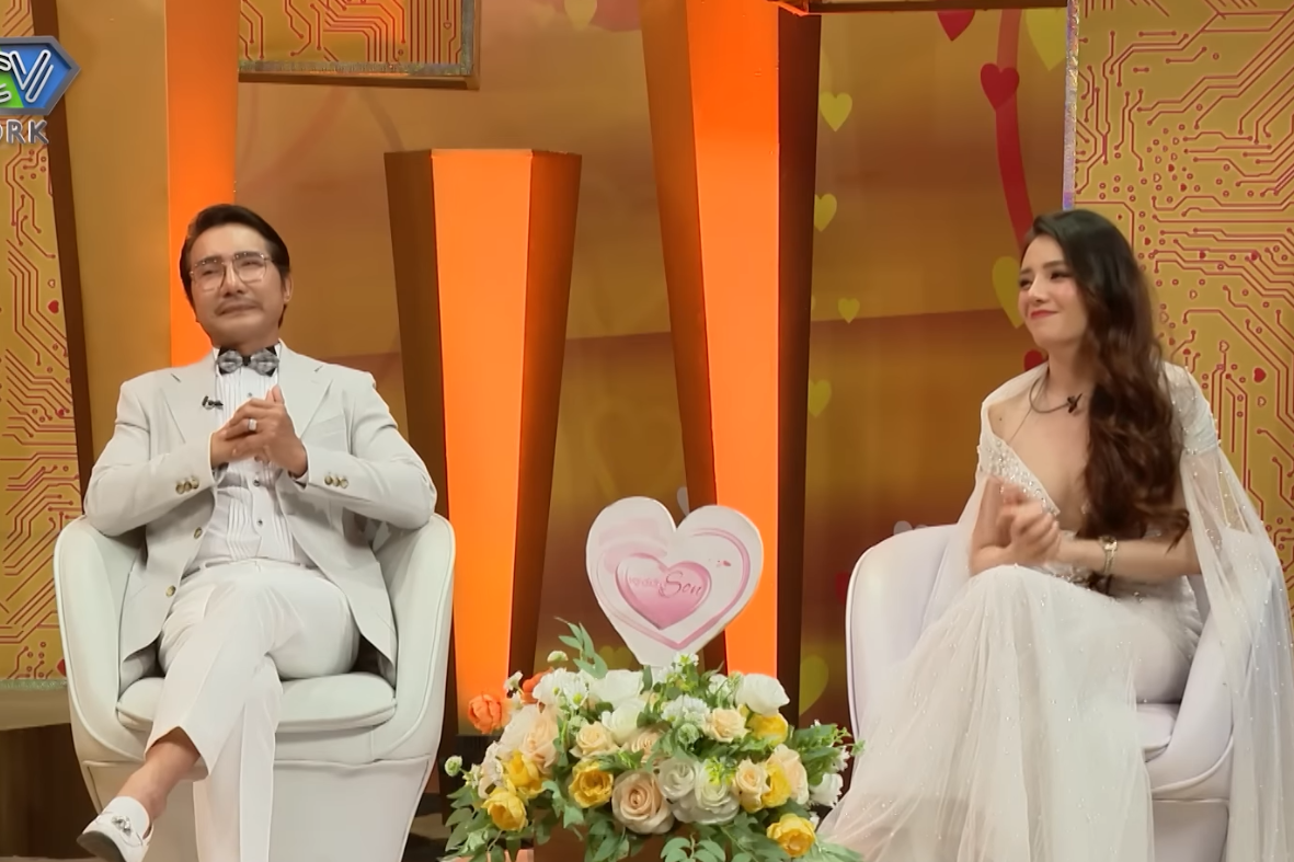 អរគុណដែលខ្ជិលសម្អាតផ្ទះ តន្ត្រីករ ថៃ ហុង រៀបការជាមួយប្រពន្ធដ៏ស្រស់ស្អាត ក្មេងជាងវ័យ ២៦ឆ្នាំ - 2 Nhờ lười dọn nhà, nhạc sĩ Thái Hùng cưới được vợ đẹp và trẻ hơn 26 tuổi - 2