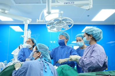 Phẫu thuật nội soi cắt cơn đau bụng âm ỉ 7 năm vì u xơ tử cung
