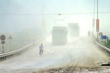 Màn "sương bụi" dày đặc bao phủ 24/24h ở phía Tây sông Đáy