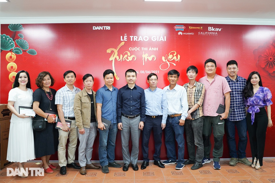 Báo Dân trí trao giải cuộc thi ảnh Xuân tin yêu - 8