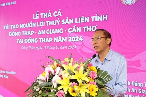 Thả 200.000 con cá giống xuống thượng nguồn sông Tiền - 1