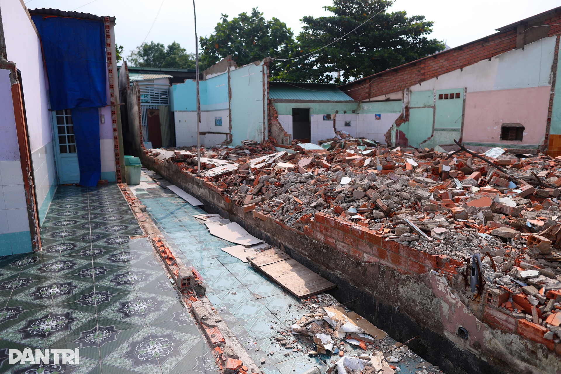 Dỡ bỏ 200 ngôi nhà để hoàn thiện nút giao vào cảng lớn nhất Việt Nam - 5 Dỡ bỏ 200 ngôi nhà để hoàn thiện nút giao vào cảng lớn nhất Việt Nam - 5