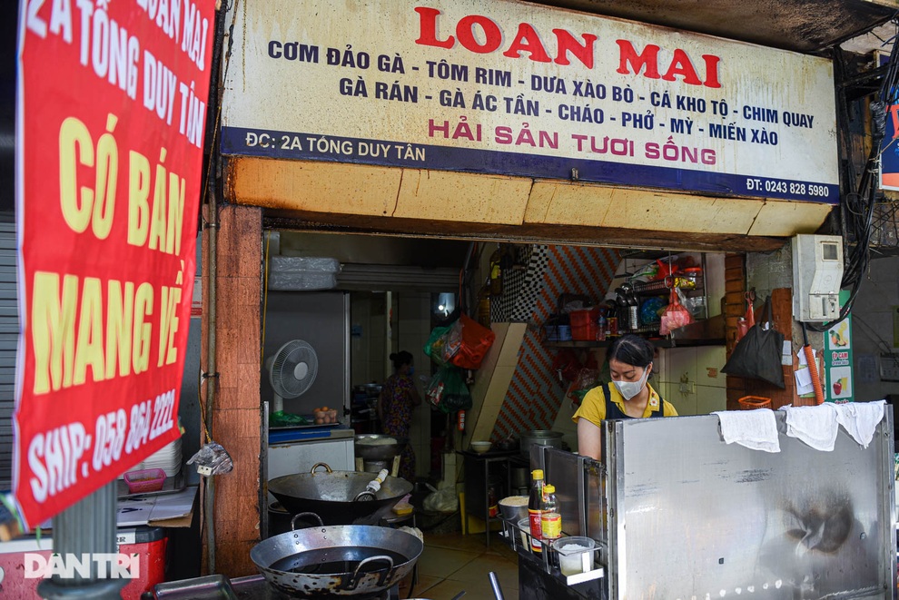 Cảnh cửa đóng then cài, đìu hiu ở phố ẩm thực không ngủ Hà Nội - 4 Cảnh cửa đóng then cài, đìu hiu ở phố ẩm thực không ngủ Hà Nội - 4