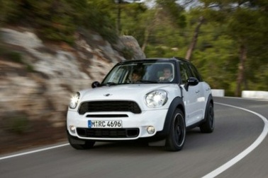 MINI Countryman lộ diện