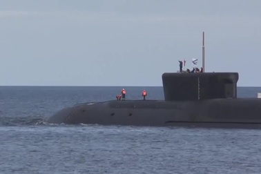 Nga công bố video lần đầu phóng 4 tên lửa đạn đạo từ tàu ngầm hạt nhân