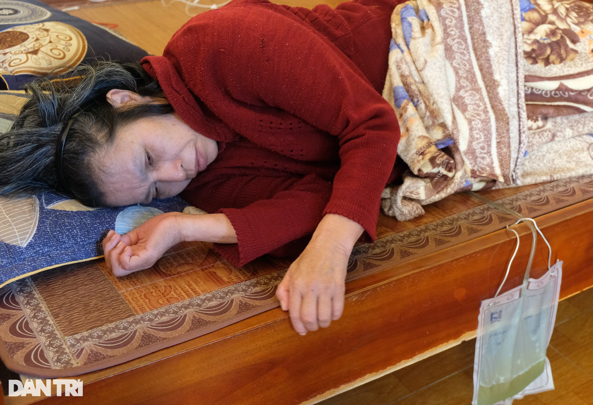 Tai ương dồn dập, chàng trai hiếu thảo bỏ hết ước mơ, bán nhà cứu mẹ - 5 Tai ương dồn dập, chàng trai hiếu thảo bỏ hết ước mơ, bán nhà cứu mẹ - 5