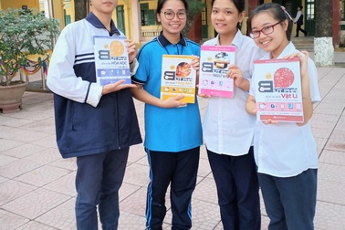 Thầy trò lớp 12 đánh giá bộ sách “Bứt phá điểm thi THPT quốc gia 2019”