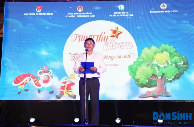 Phó Chủ tịch UBND tỉnh Đắk Lắk ông Nguyễn Tuấn Hà, đọc thư của Chủ tịch nước Võ Văn Thưởng gửi các cháu thiếu nhi, nhi đồng nhân dịp Tết Trung thu năm 2023