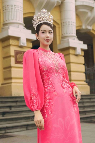 Hoa hậu Thanh Thủy khoe dáng tại loạt địa danh biểu tượng ở Hà Nội - 5