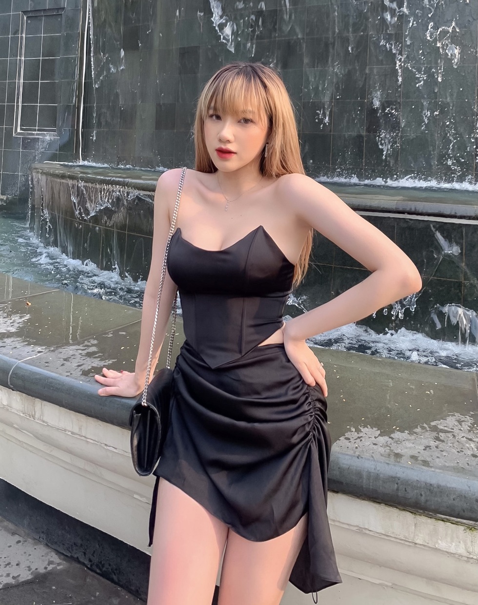 Hot girl gợi cảm: Yêu không cần chu cấp, phớt lờ lời gạ gẫm ảnh khỏa thân - 4 Hot girl gợi cảm: Yêu không cần chu cấp, phớt lờ lời gạ gẫm ảnh khỏa thân - 4
