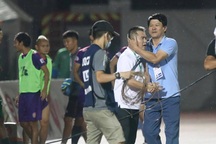 HLV Sài Gòn FC thừa nhận may mắn khi giữ được ngôi đầu bảng