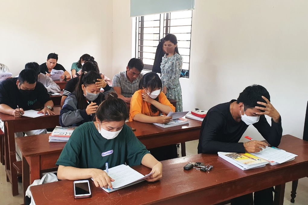 Quảng Ngãi tạo thuận lợi cho lao động đi làm việc ở nước ngoài - 1 Quảng Ngãi tạo thuận lợi cho lao động đi làm việc ở nước ngoài - 1