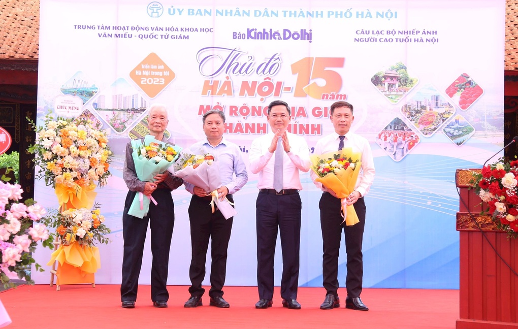 Khai mạc triển lãm ảnh Hà Nội - 15 năm mở rộng địa giới hành chính - 2 Khai mạc triển lãm ảnh Hà Nội - 15 năm mở rộng địa giới hành chính - 2