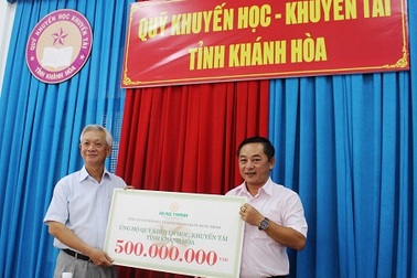 Khánh Hòa: Trao 500 triệu đồng đến Quỹ Khuyến học - Khuyến tài