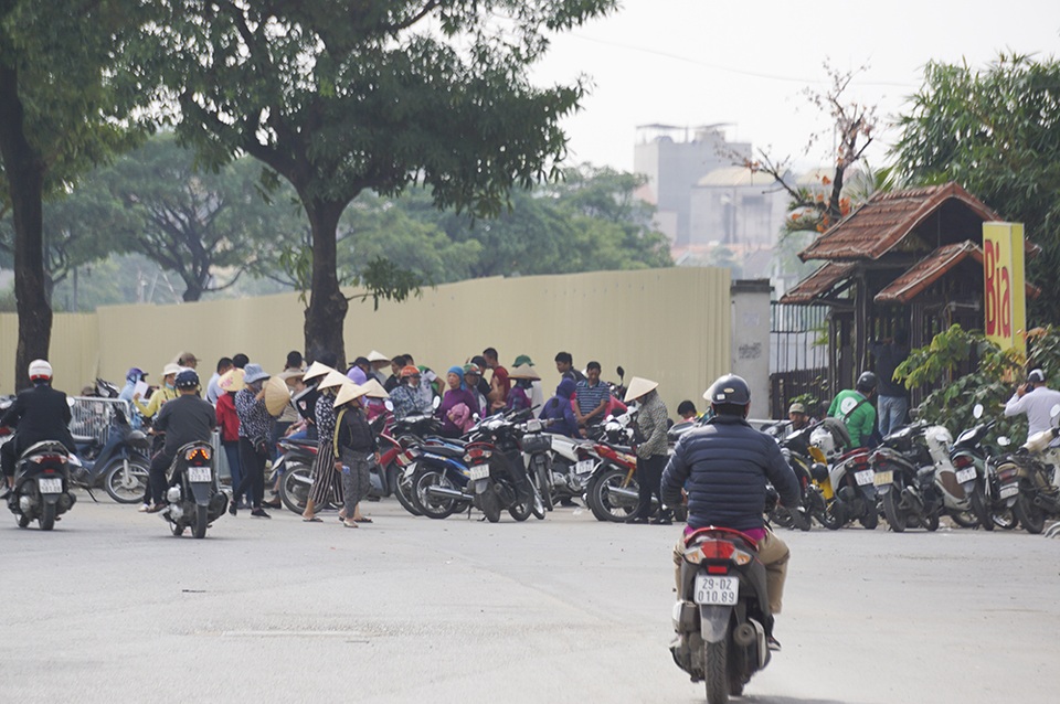 Vé chợ đen trận Việt Nam – Thái Lan: Dân phe “thổi giá” 7 triệu đồng/cặp - 1 Vé chợ đen trận Việt Nam – Thái Lan: Dân phe “thổi giá” 7 triệu đồng/cặp - 1