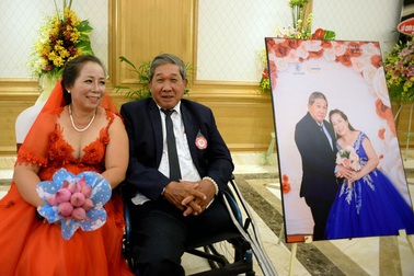 Hôn lễ đặc biệt của 60 cặp đôi khuyết tật ở Sài Gòn