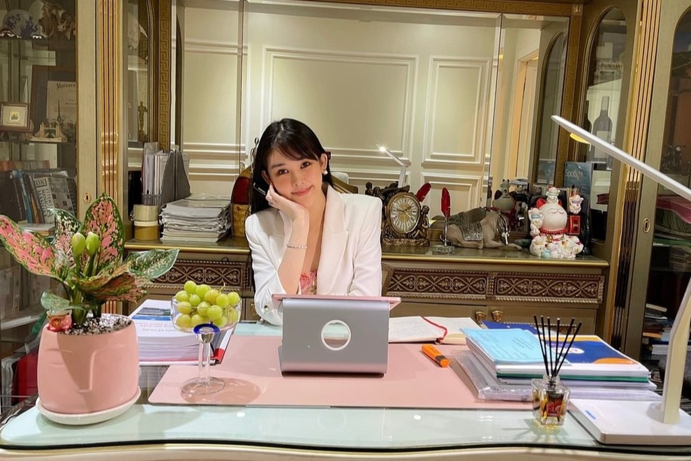 Người đẹp, giảng viên Lê Âu Ngân Anh được thăng chức cao ở tuổi 26 - 1 Người đẹp, giảng viên Lê Âu Ngân Anh được thăng chức cao ở tuổi 26 - 1