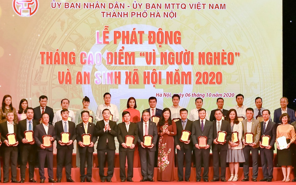 “Bầu Hiển” ủng hộ quỹ Vì người nghèo TP Hà Nội 5 tỷ đồng - 3 “Bầu Hiển” ủng hộ quỹ Vì người nghèo TP Hà Nội 5 tỷ đồng - 3