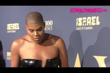 EJ Johnson điệu đà trên thảm đỏ