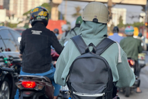 Nữ sinh phóng xe máy 600 cây số về Tết, cha mẹ nuốt không trôi cơm