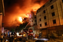 Lửa bất ngờ bùng phát dữ dội trở lại tại công ty may ở Cần Thơ