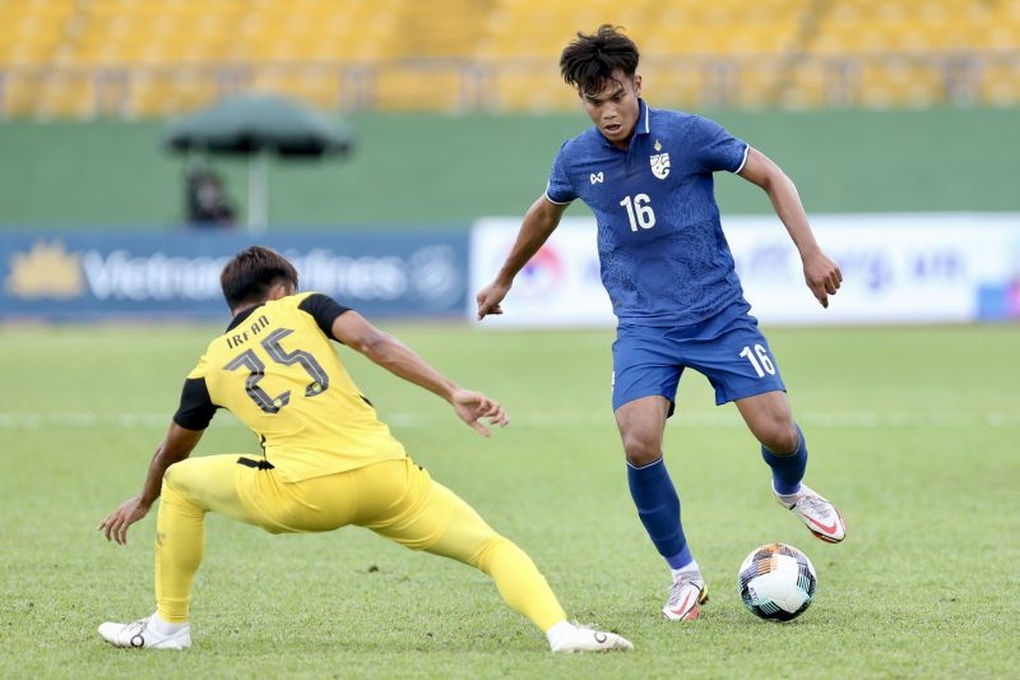 U19 Việt Nam thắng dễ Myanmar trên sân Bình Dương - 2 U19 Việt Nam thắng dễ Myanmar trên sân Bình Dương - 2