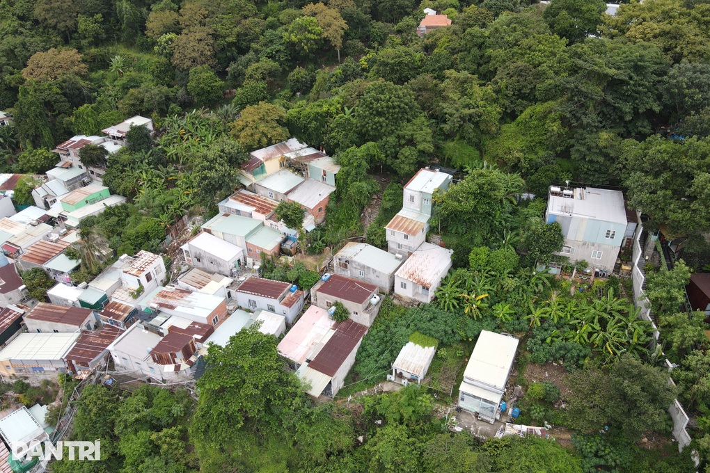 Đề xuất xây kè bảo vệ khu dân cư sạt lở trên núi Lớn ở Vũng Tàu - 1 Đề xuất xây kè bảo vệ khu dân cư sạt lở trên núi Lớn ở Vũng Tàu - 1