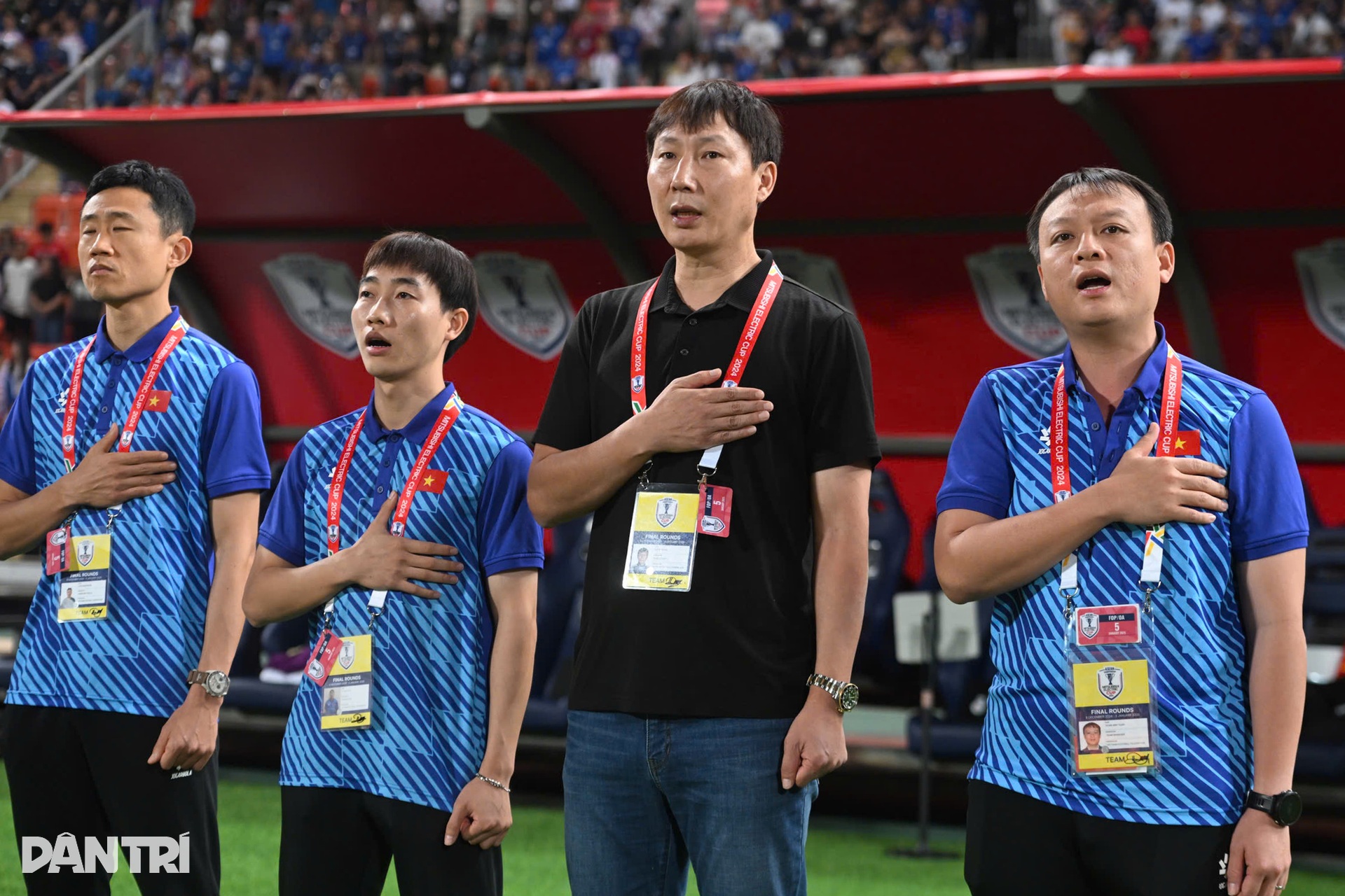Hình ảnh tuyển Việt Nam vô địch AFF Cup 2024 đầy thuyết phục trước Thái Lan - 2 Hình ảnh tuyển Việt Nam vô địch AFF Cup 2024 đầy thuyết phục trước Thái Lan - 2